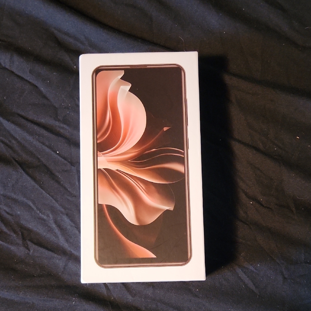 Samsung Cell Phone - Black and Pink